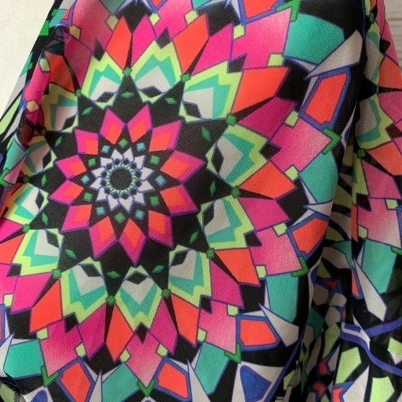 NWOT Xhilaration Tribal/Aztec Lace Cover-Up - Picture 4 of 6